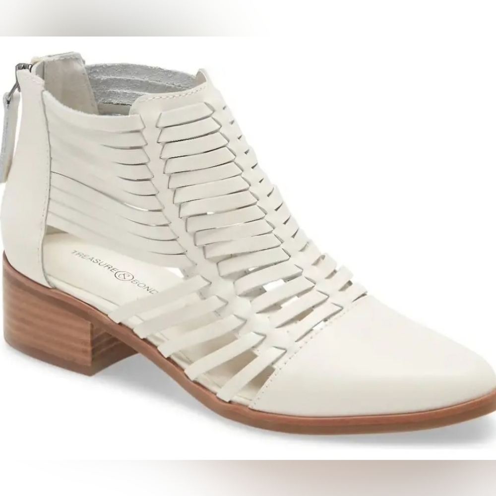TREASURE & BOND white leather strappy boots shoes.  Zipper up the back. Size 8 M